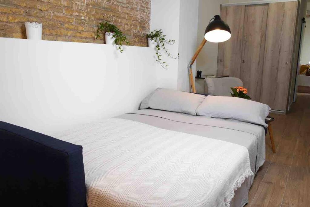 Chic Avec Terrasse, Lumineux Et Calme 2 *